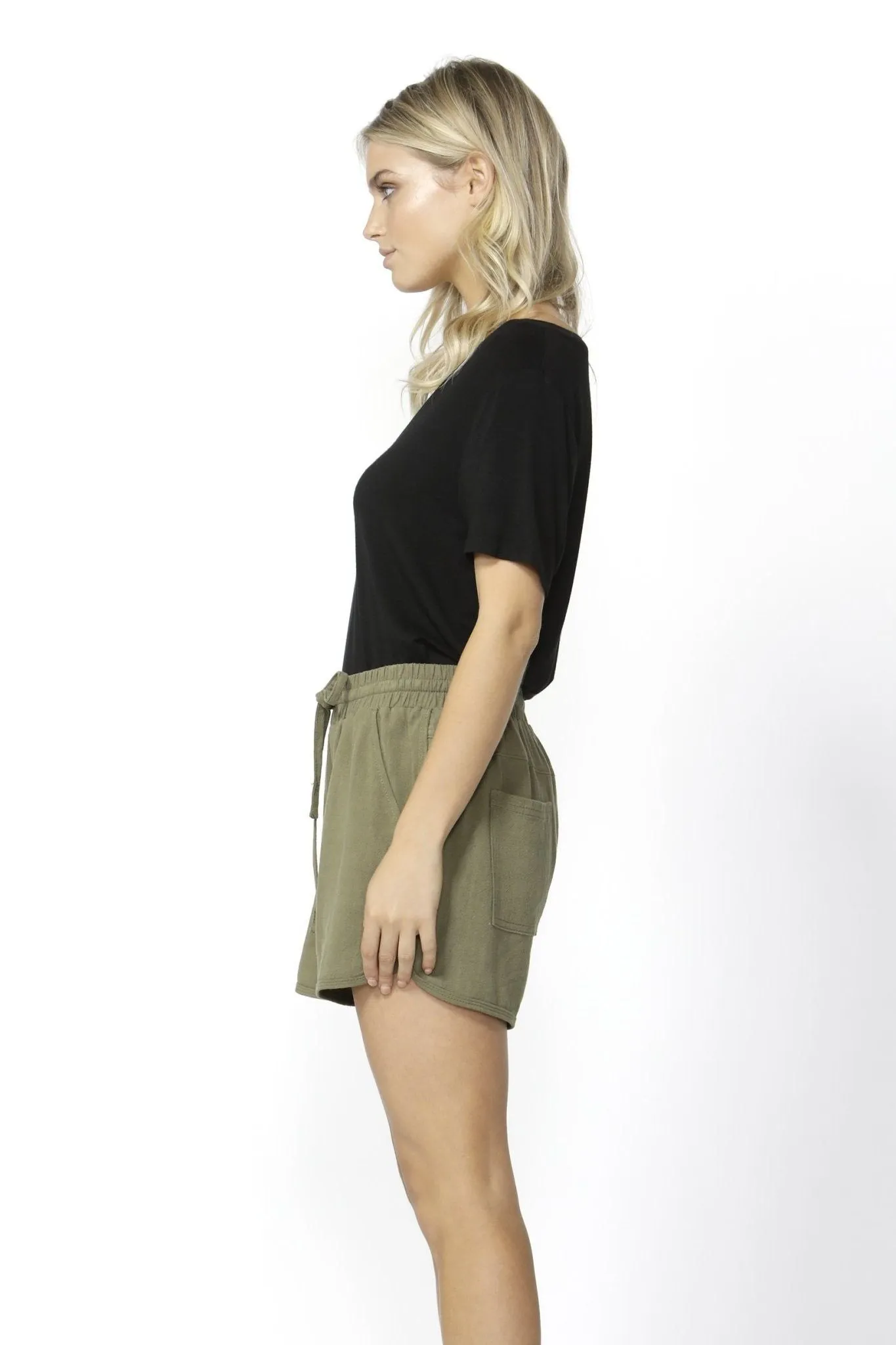 Betty Basics Charlie Linen Short in Khaki