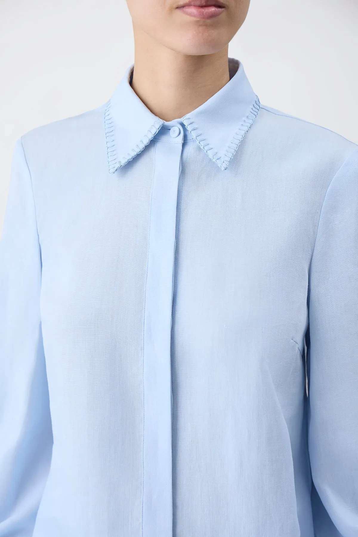 Delmer Top in Light Blue Aloe Linen