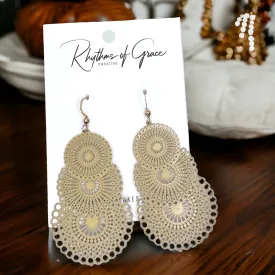 Khaki Dangle Earrings: A Touch of Elegance!