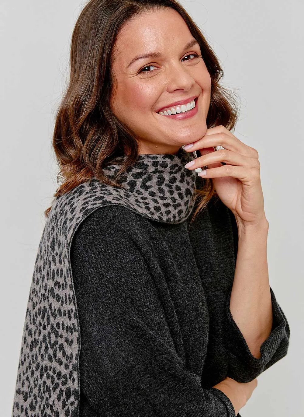 Leopard Cashmere Scarf - Charcoal