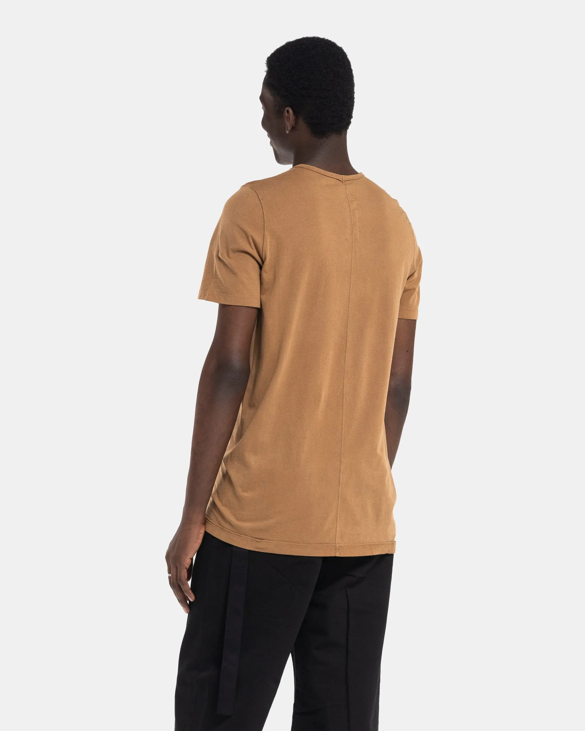 Level Tee in Khaki Brown