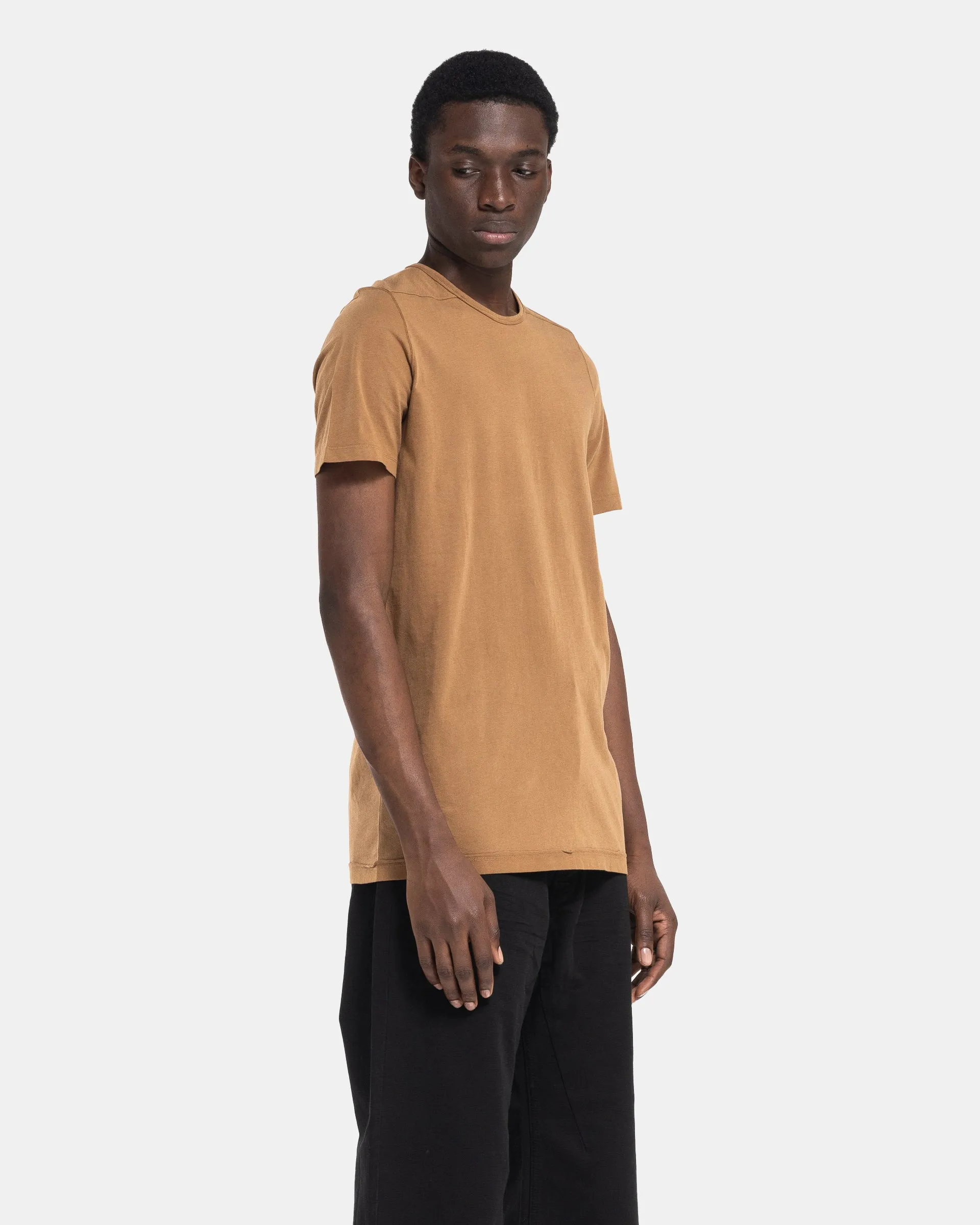 Level Tee in Khaki Brown