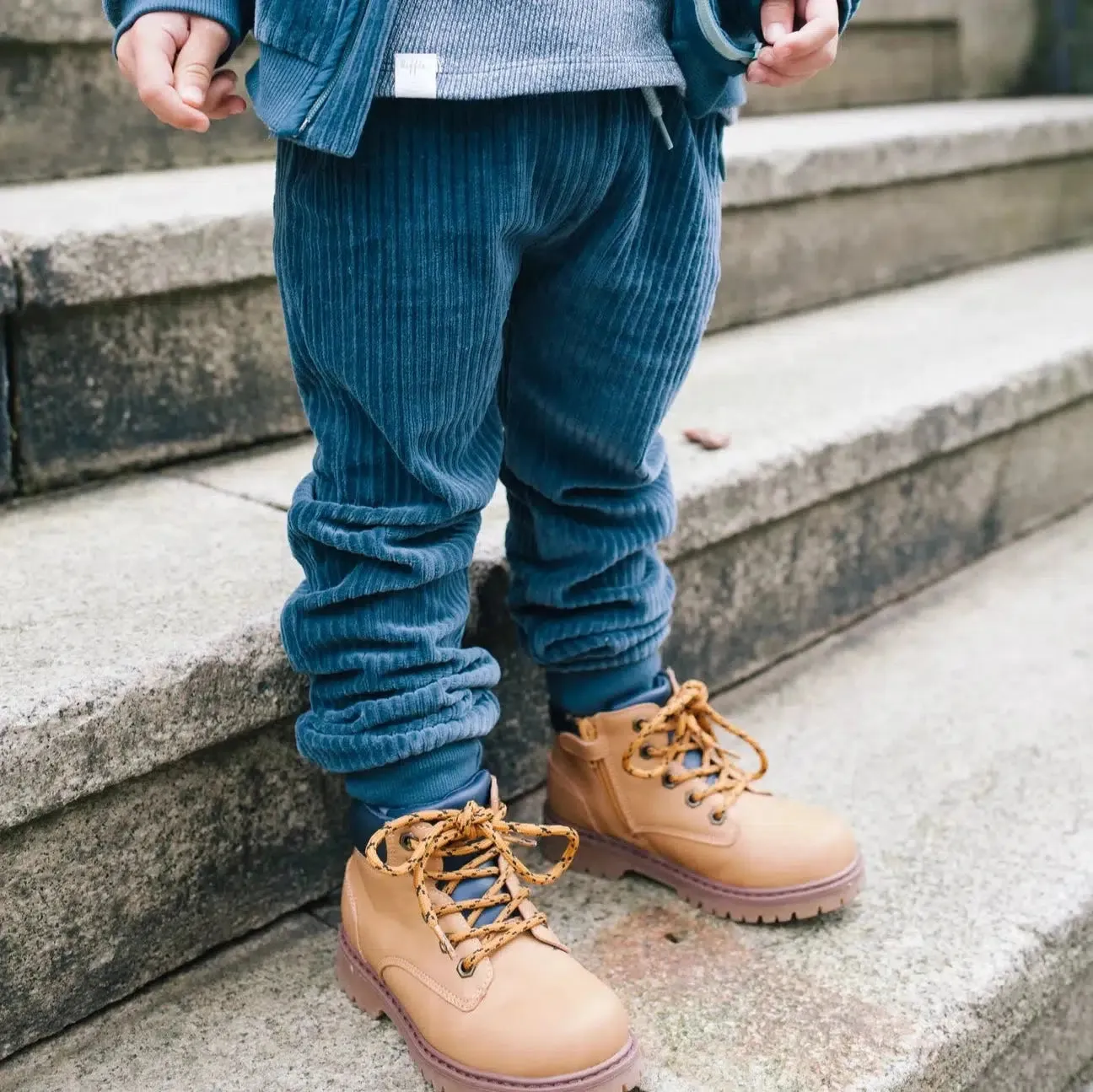 Riffle Amsterdam - Organic Jogger Pant - Blue Corduroy